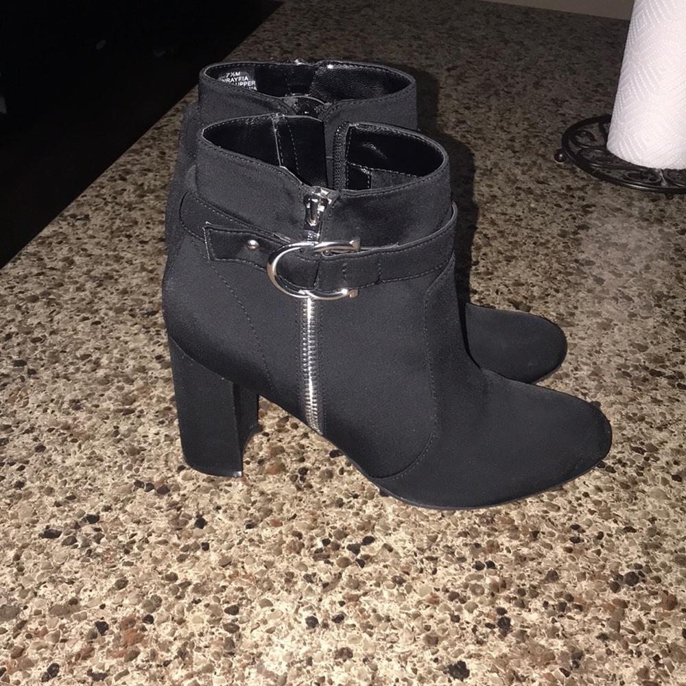 Unisa heels